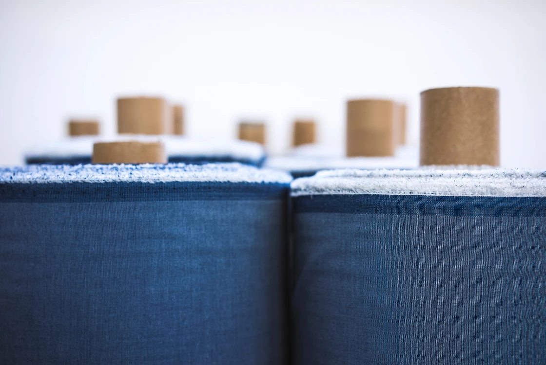 Koleksi bahan kain denim premium washed dan stretch dari produsen Biru Tua Textile
